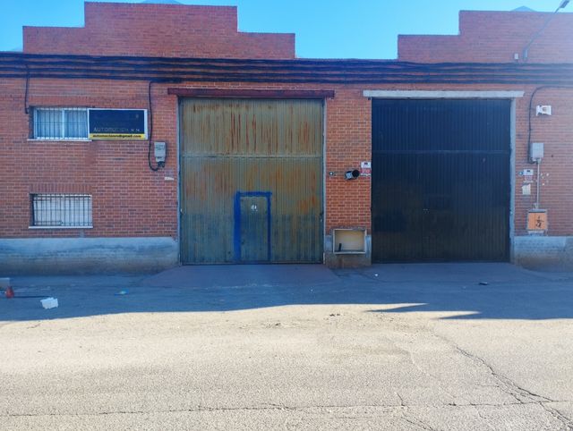 Nave + Oficina en Humanes 