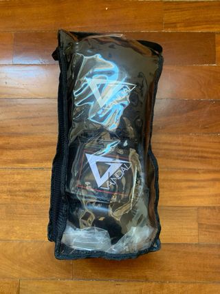 Vandal boxing gloves 