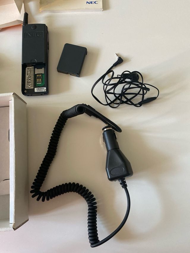 Cellulare vintage Nec DB 2000