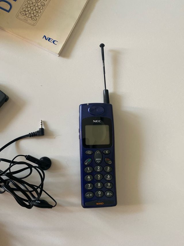 Cellulare vintage Nec DB 2000