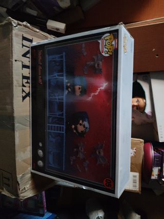 Figura punko de la serie strangers thing