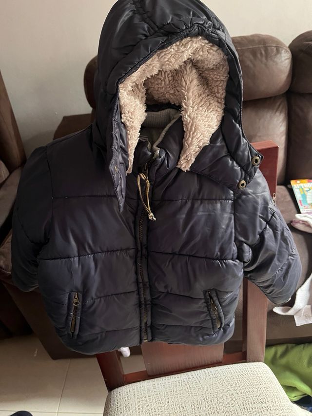 Abrigo azul marino, forro borreguito