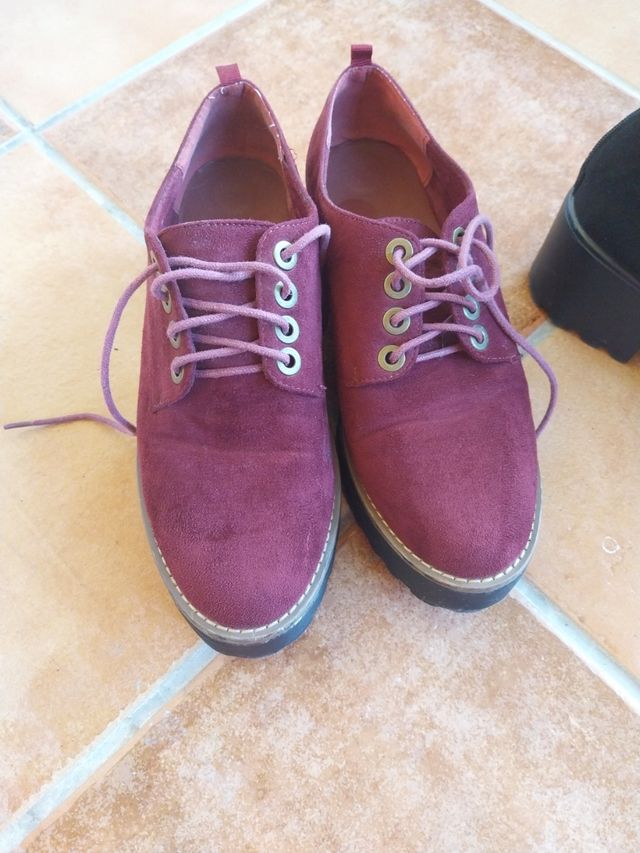 zapatos burdeos 