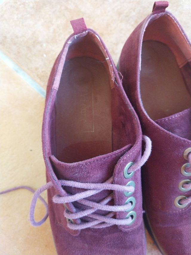 zapatos burdeos 