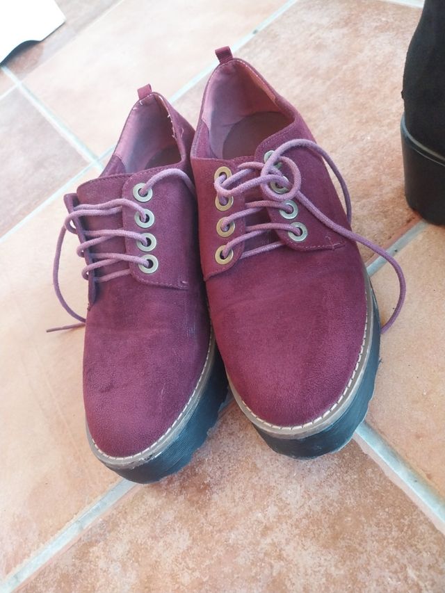 zapatos burdeos 