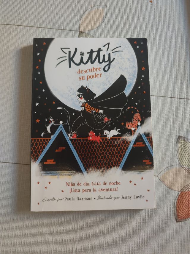 Kitty descubre su poder/ Kitty and the Moonlight Rescue (Spanish Edition)