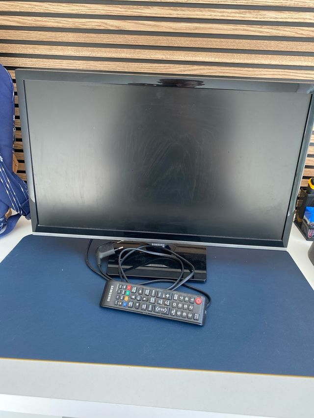 Samsung tv UE22H5000AWXXC