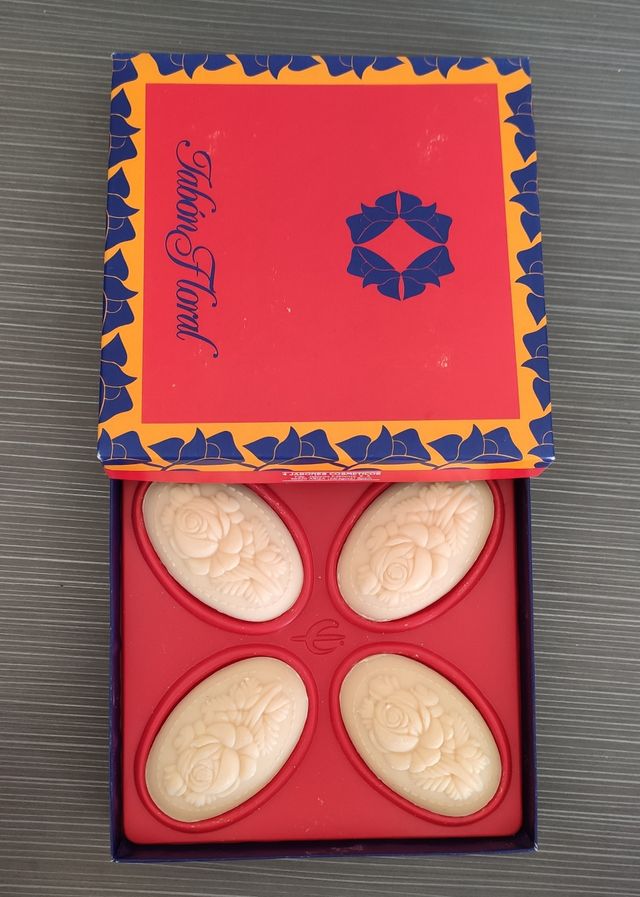 Jabones de mano en caja