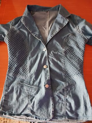 chaqueta vaquera pintada a mano