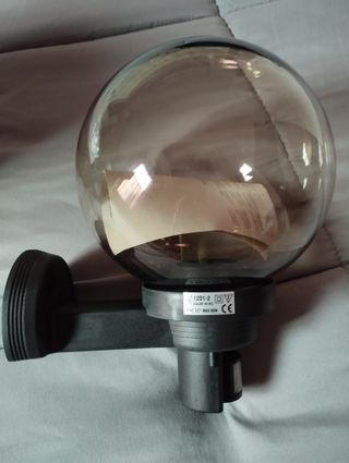 Applique da esterno con sfera trasparente