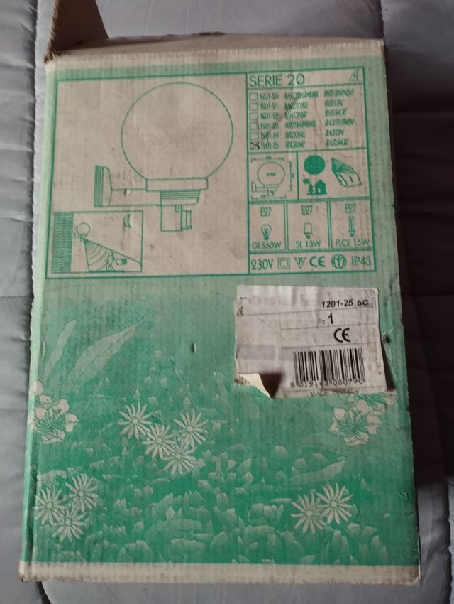 Applique da esterno con sfera trasparente