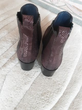 Botines piel efecto serpiente #39
