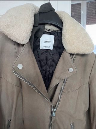 Cazadora de piel con cuello de borreguito