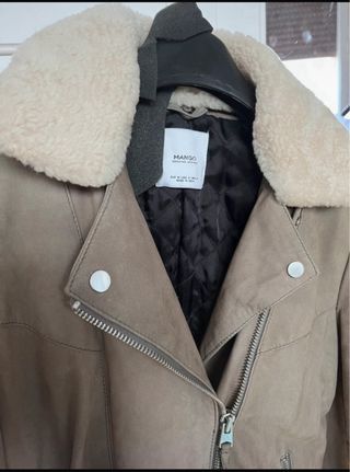 Cazadora de piel con cuello de borreguito
