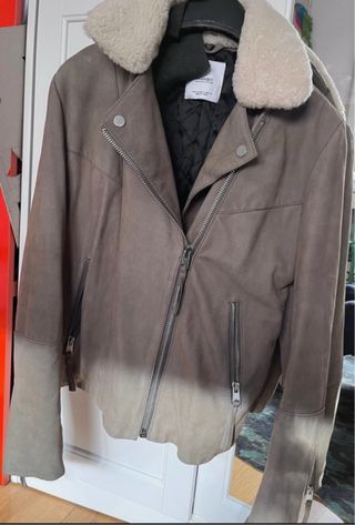 Cazadora de piel con cuello de borreguito