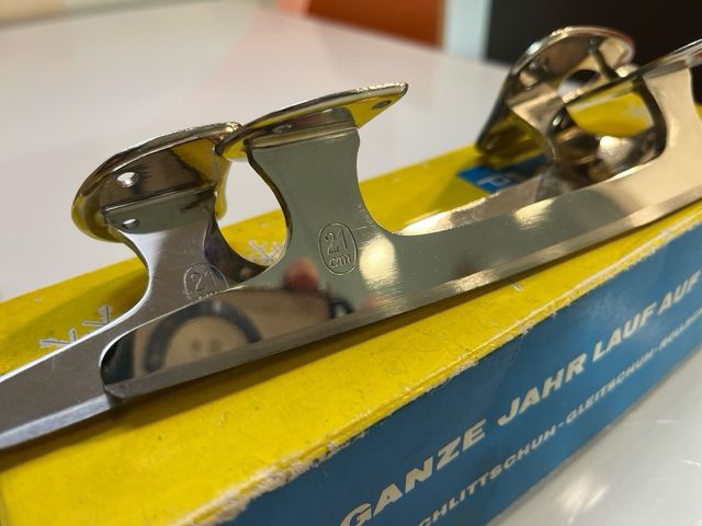 Cuchillas para patinaje artítico sobre hielo.