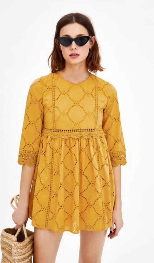 Vestido mono troquelado Zara