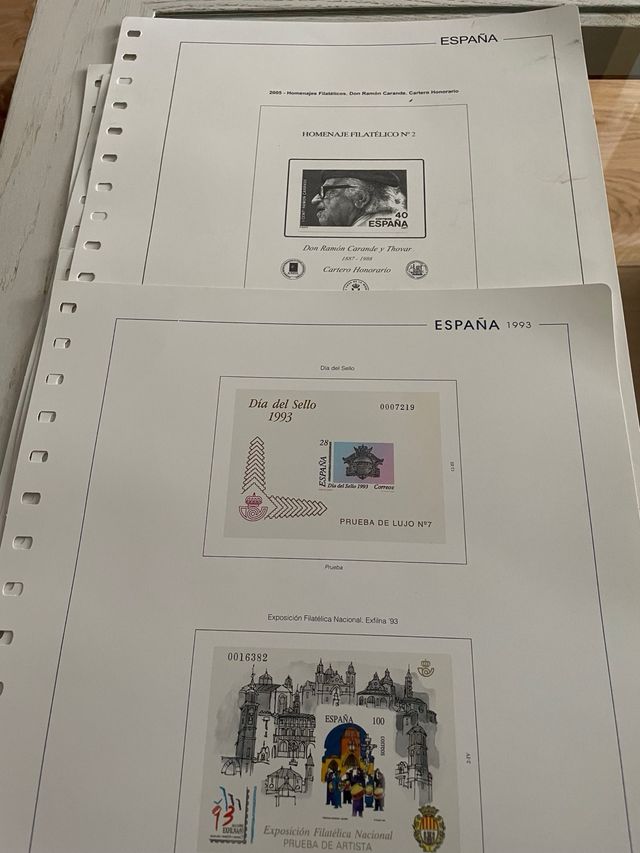 18 Hojas para sellos diferentes años