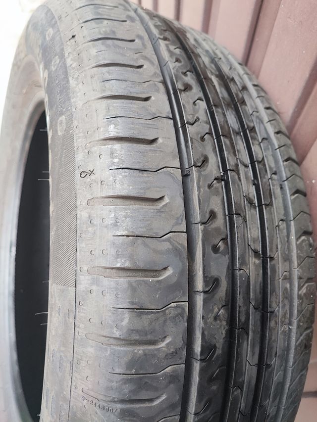 Neumático Continental 215/60 R17H