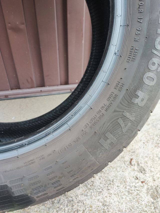 Neumático Continental 215/60 R17H