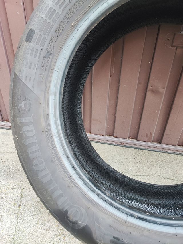 Neumático Continental 215/60 R17H