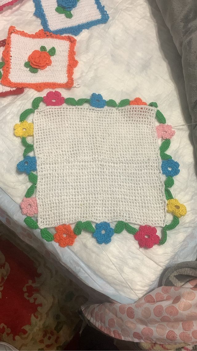 Centrino Uncinetto a mano colorato