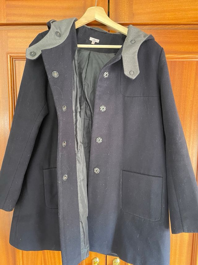 Abrigo premamá Alia. Hipercor. Azul Marino y gris.