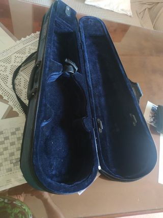 VIOLÍN Y ATRIL