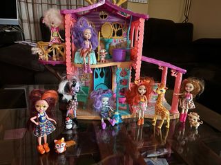 Casa enchantimals con 7 muñecas