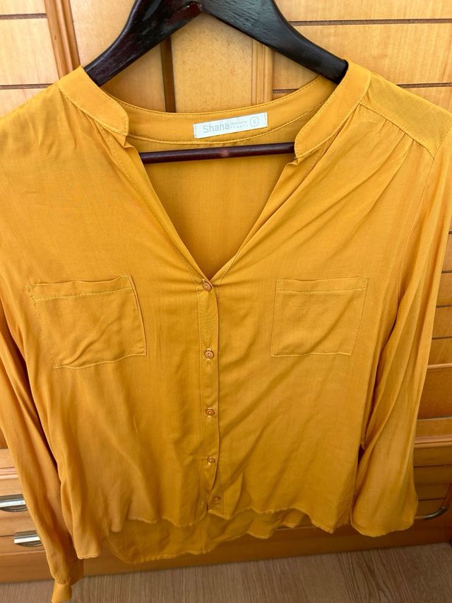 Camisa sin estrenar color mostaza