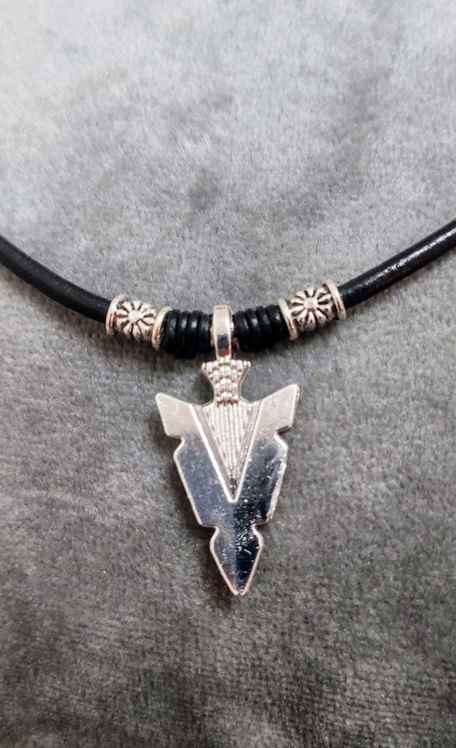 Colgante punta de flecha