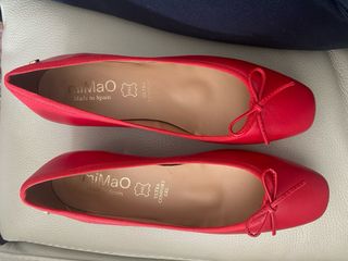 Zapato piel rojo de tacon bajo