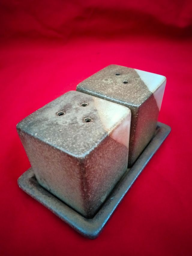 Salve pepe da collezione ceramica