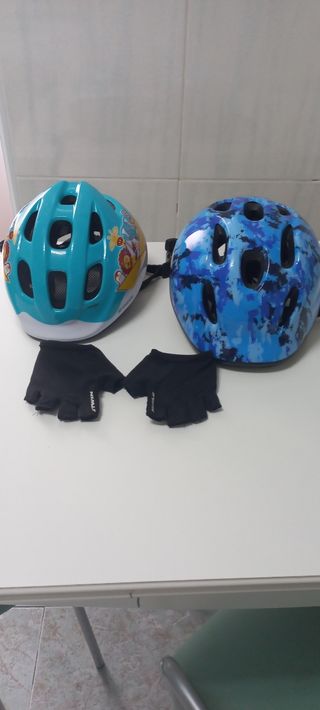Cascos bici y guantes
