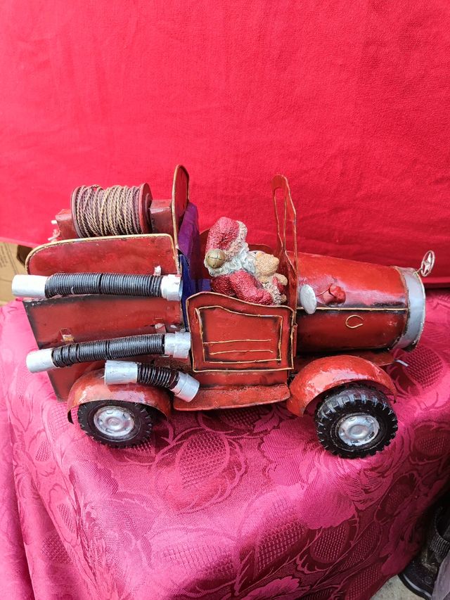 Macchina di Natale in latta