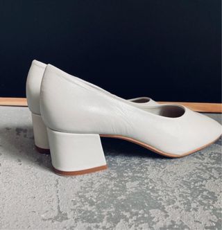 Zapatos salon de piel de Zara