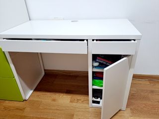 IKEA SMASTAD Armarios y escritorio.