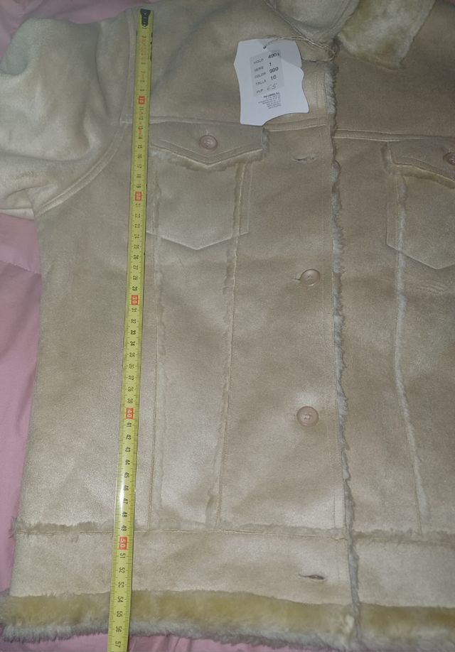 Abrigo corto sin estrenar