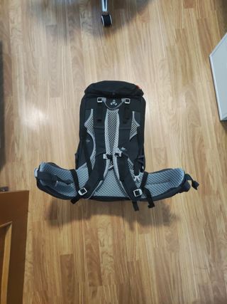 Mochila de montaña Quechua 20L