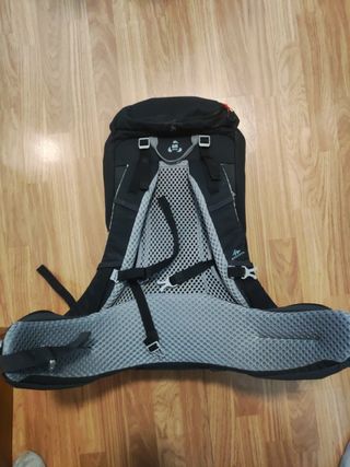 Mochila de montaña Quechua 20L
