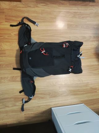 Mochila de montaña Quechua 20L