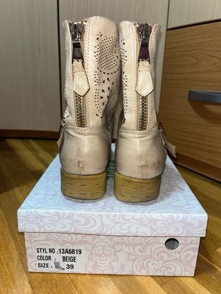 botines beige