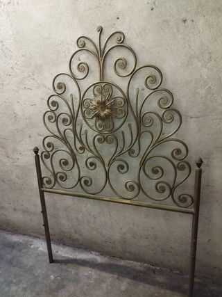Letto singolo in ferro battuto