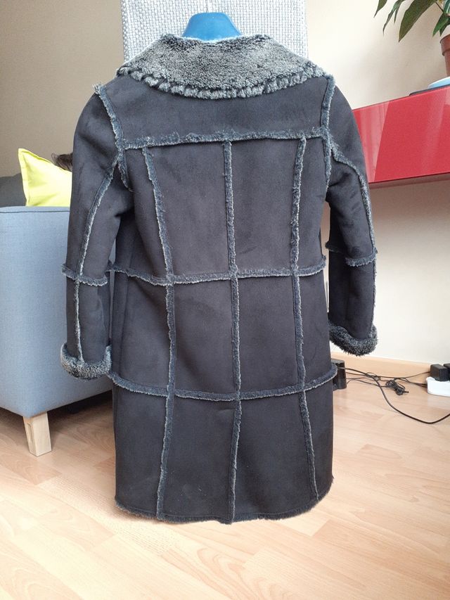 Abrigo negro de niña