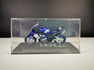 Yamaha R7 temporada 2000 1/24