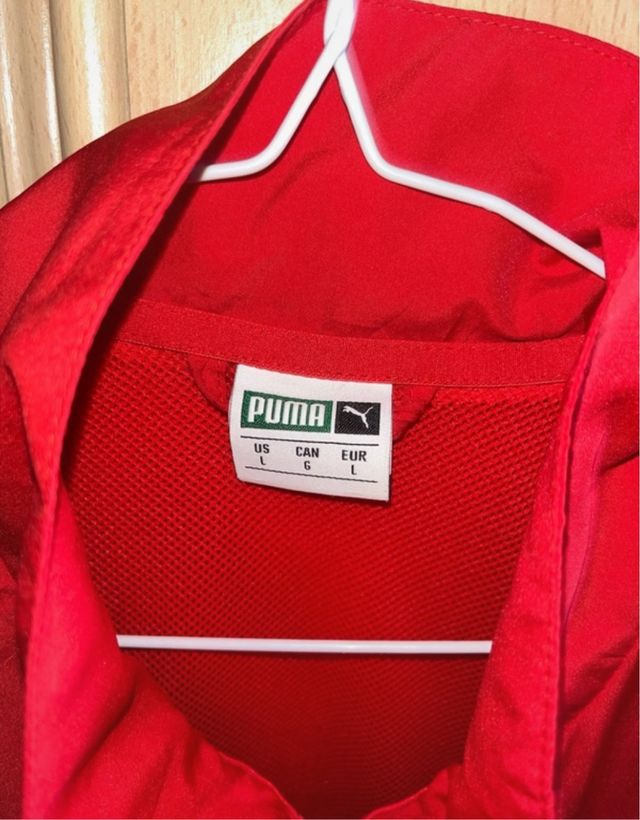 Chaqueta cortavientos puma roja