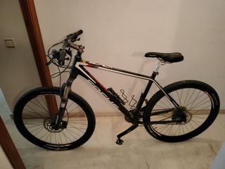 Bicicleta Focus Black Forest