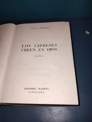 Los cipreses creen en dios libro