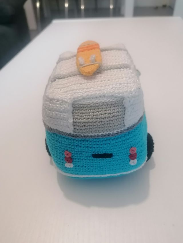 Muñeco Caravana volkswagen T1 amigurumi