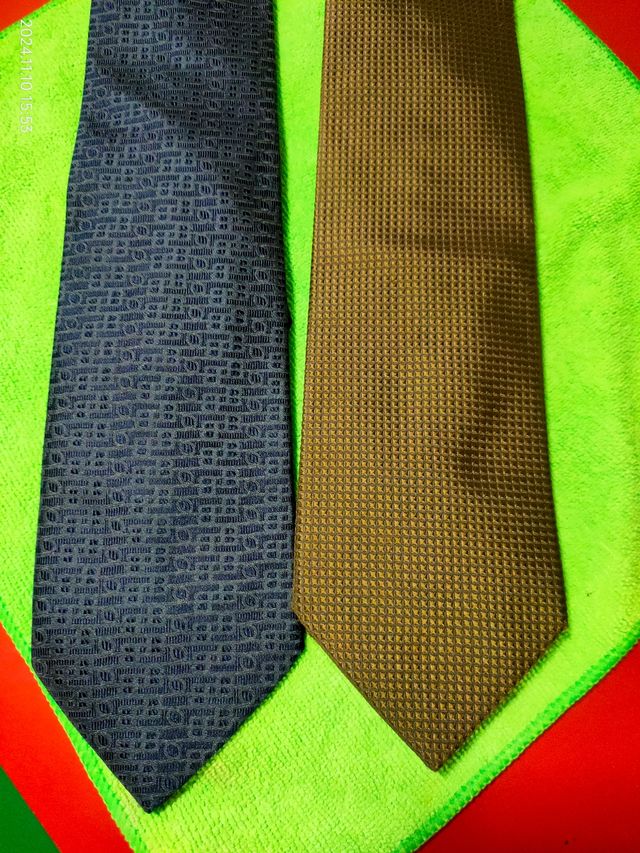 2 corbatas de seda natural Bally